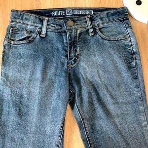 Im selling a pair of bootcut jeans size 12 in kids